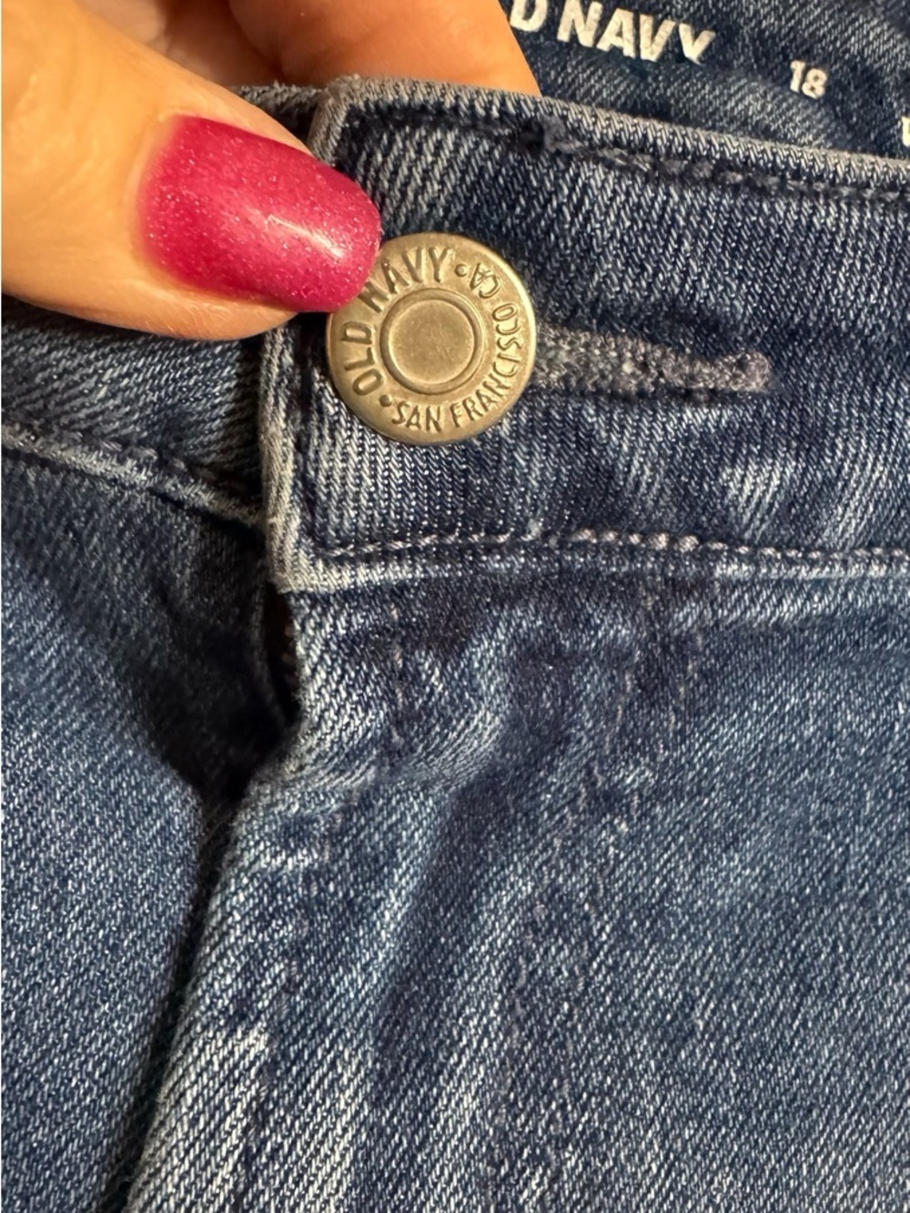 Old Navy Women’s WOW High-Rise Loose Jeans PLUS: 18 #10 - Picture 3 of 7